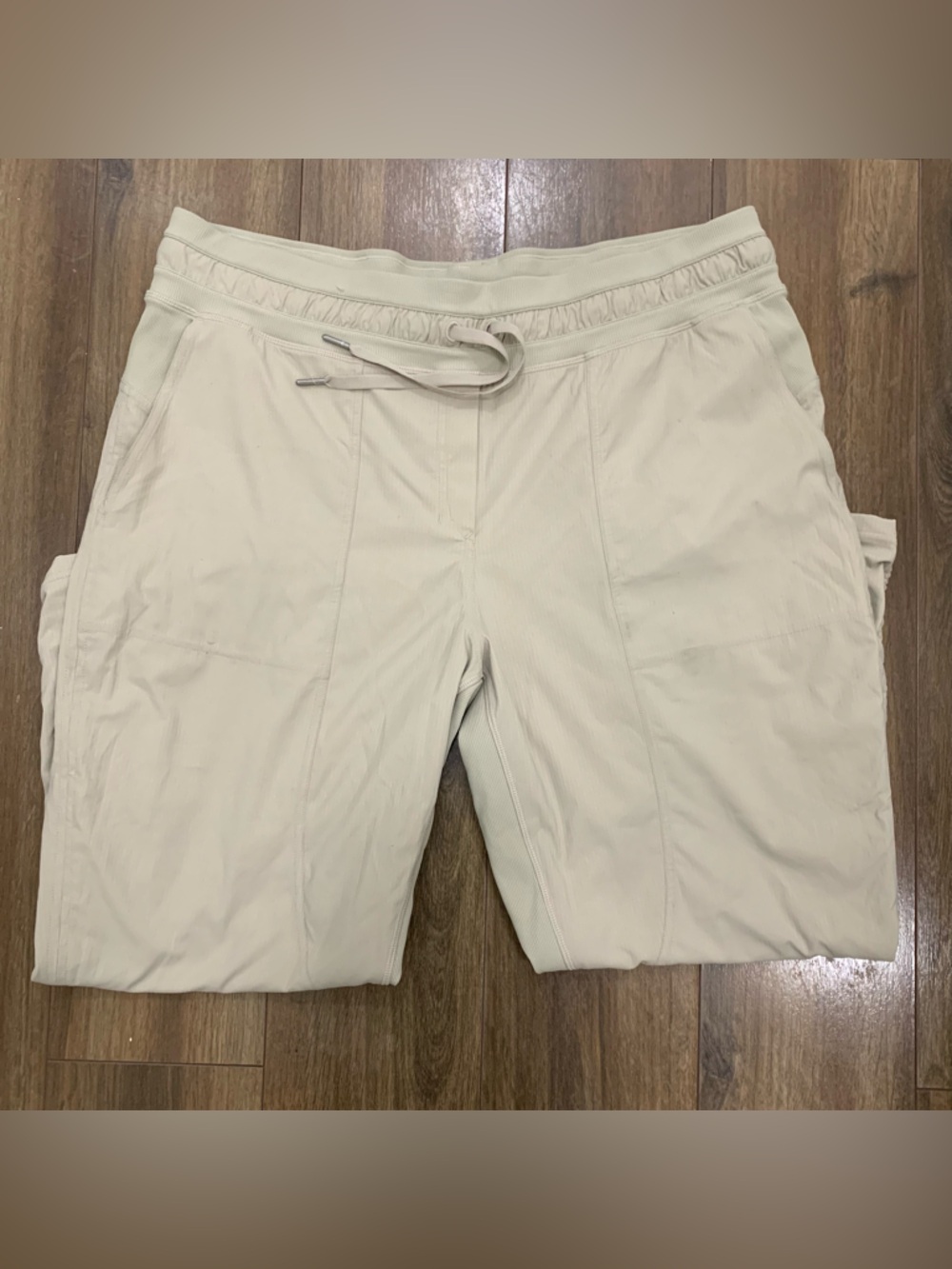 Lululemon Pant  women’s dance studio mid-Rise Cropped pant  in Light tan size 14 - Picture 14 of 16